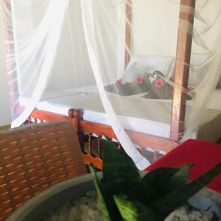 Dilena Beach Inn Tangalle Bagian luar foto