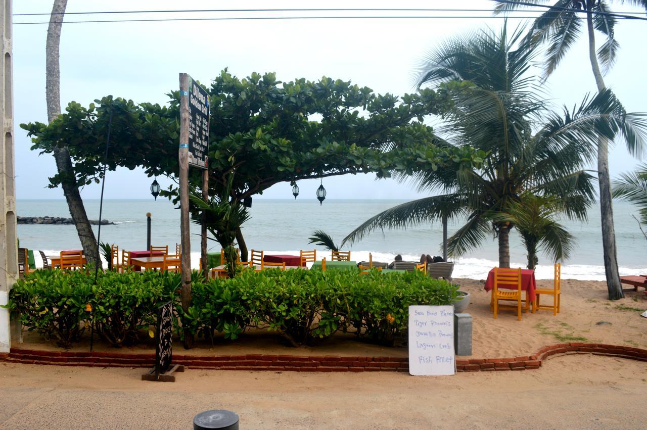 Dilena Beach Inn Tangalle Bagian luar foto