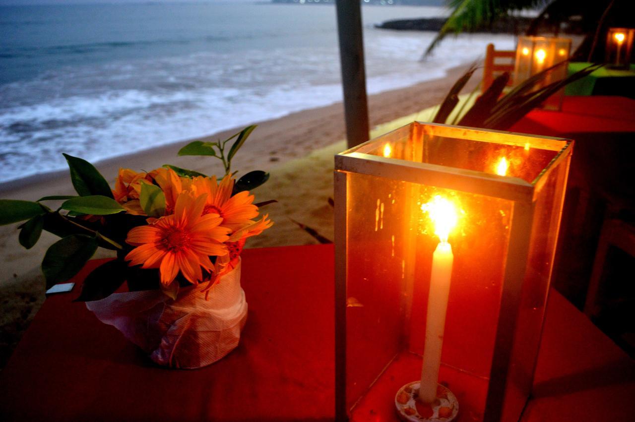 Dilena Beach Inn Tangalle Bagian luar foto